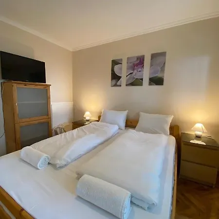 Apartment Petofi 24 *